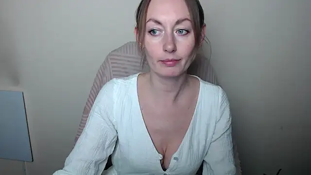 LiaSeass  online show from 04/08/26, 12:17