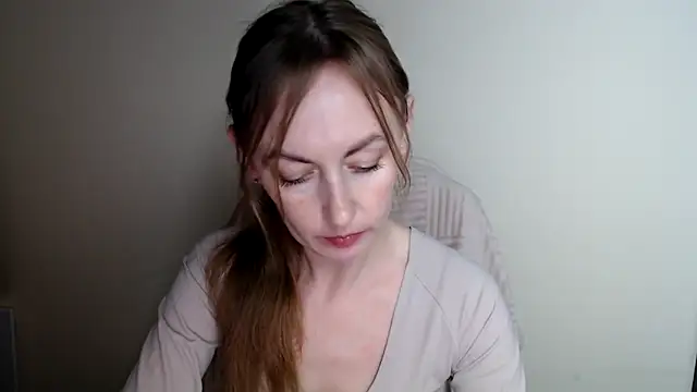 LiaSeass  online show from 06/06/26, 12:43