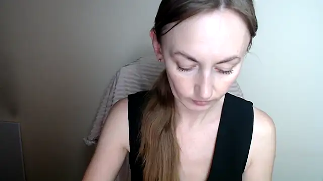 LiaSeass  online show from 06/26/26, 12:00
