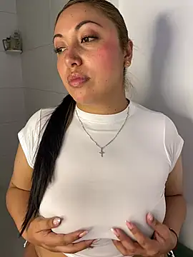 LizzCarter  online show from 06/03/26, 02:33