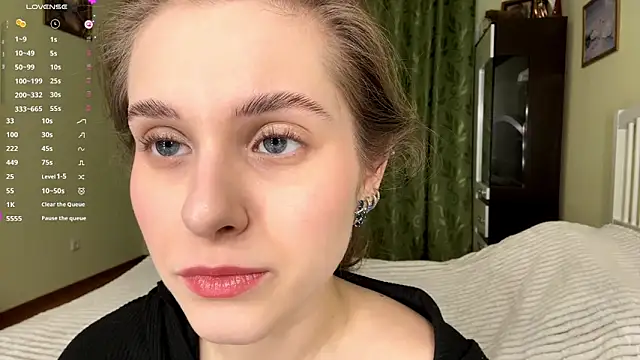 Snapshot of MiaBlanko chatting on 12/18/25, 07:24 MiaBlanko online show from 12/18/25, 07:24