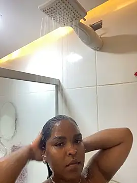 larah sex online show from 12/19/25, 10:45