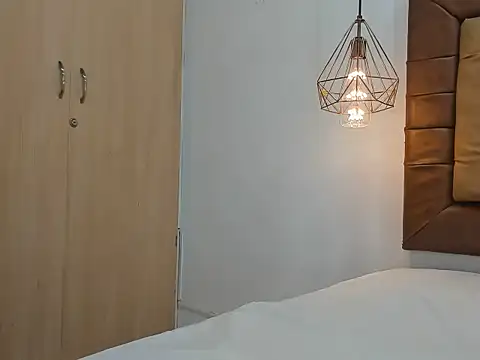 Snapshot of Scarlett_0594 chatting on 12/18/25, 02:43 Scarlett 0594 online show from 12/18/25, 02:43