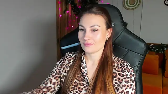 NoraFoxes online show from 12/21/25, 05:20