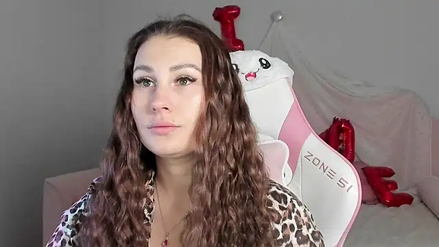 NoraFoxes online show from 02/18/26, 05:16