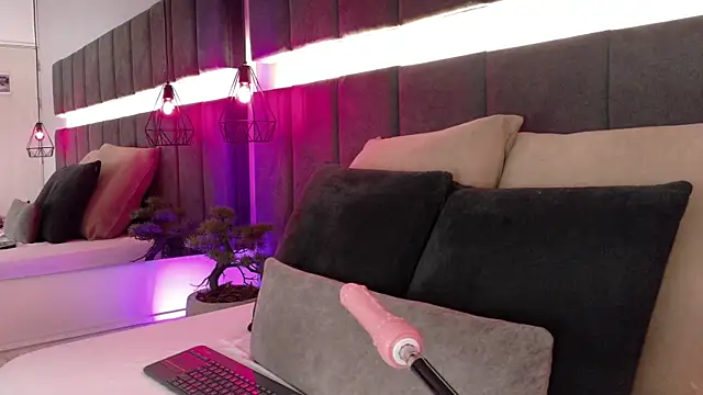 luna blannco online show from 01/09/26, 02:35