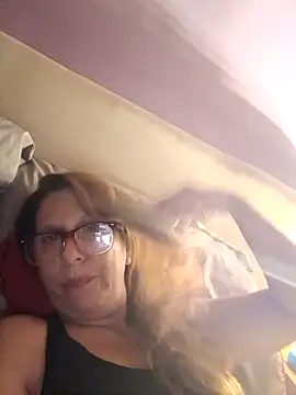 Snapshot of cari75 chatting on 02/03/26, 02:53 cari75 online show from 02/03/26, 02:53