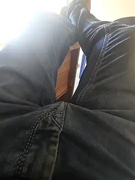 Snapshot of SHARIF12123 chatting on 02/18/26, 08:33 SHARIF12123 online show from 02/18/26, 08:33