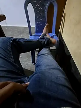 Snapshot of SHARIF12123 chatting on 02/15/26, 05:01 SHARIF12123 online show from 02/15/26, 05:01