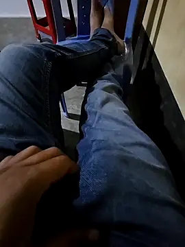 Snapshot of SHARIF12123 chatting on 02/14/26, 05:46 SHARIF12123 online show from 02/14/26, 05:46