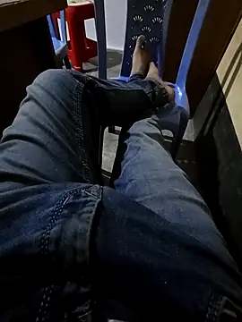 Snapshot of SHARIF12123 chatting on 02/19/26, 06:05 SHARIF12123 online show from 02/19/26, 06:05