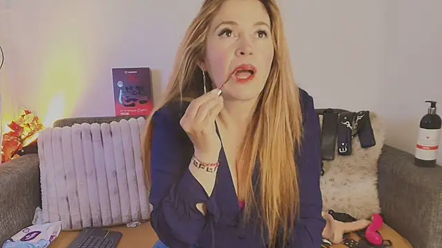 Snapshot of Laura_hotmilf chatting on 04/02/26, 01:18 Laura hotmilf online show from 04/02/26, 01:18