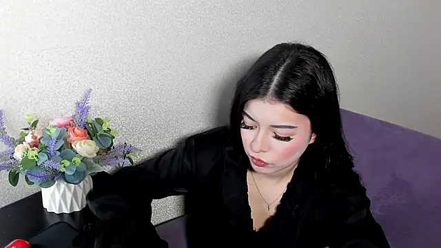 LisaColee online show from 06/03/26, 08:02