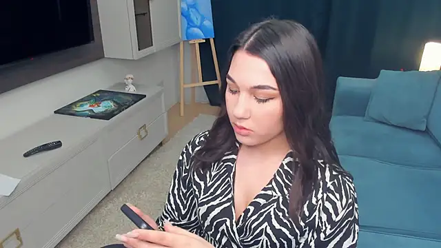 HienBiddie online show from 12/20/25, 09:45