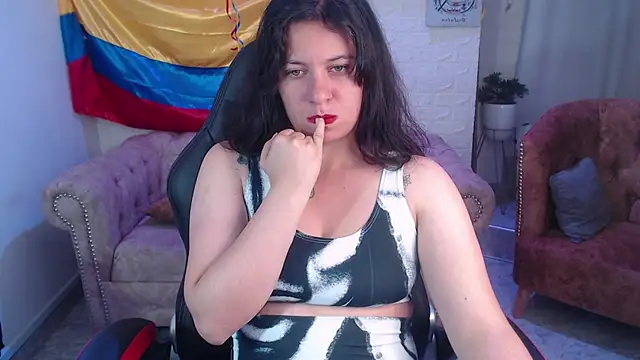 amanda rousee online show from 06/30/26, 03:50