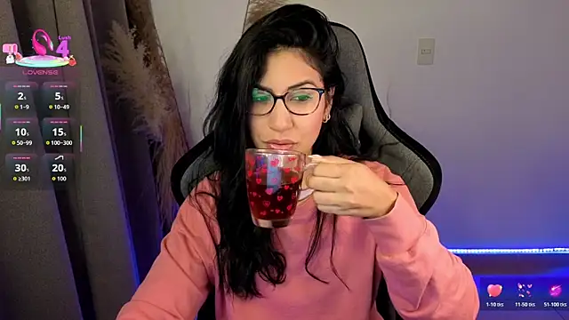 chloebum  online show from 05/22/26, 10:57