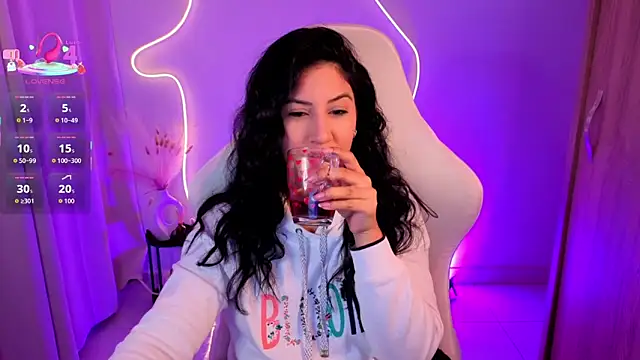 chloebum  online show from 03/28/26, 11:11