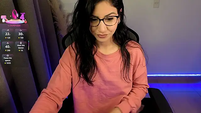 chloebum  online show from 05/13/26, 11:06