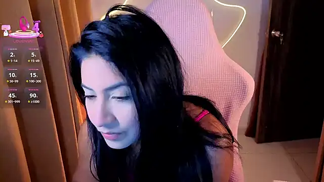 chloebum  online show from 12/23/25, 11:09