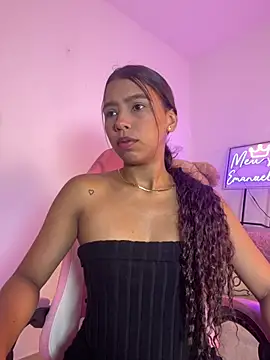 Snapshot of Ana_herrera chatting on 01/16/26, 02:43 Ana herrera online show from 01/16/26, 02:43