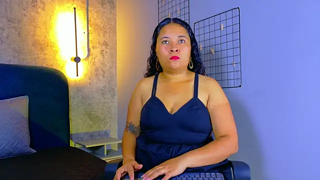 Snapshot of RavenLevi chatting on 12/16/25, 12:09 RavenLevi online show from 12/16/25, 12:09