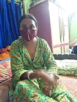 Mr-Mrs-couple online show from 12/14/25, 06:35