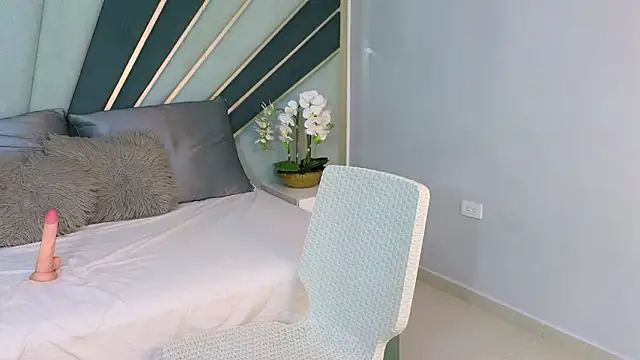 DulceeEsmeralda online show from 03/12/26, 02:10