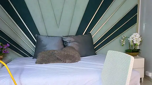 DulceeEsmeralda online show from 03/28/26, 02:07