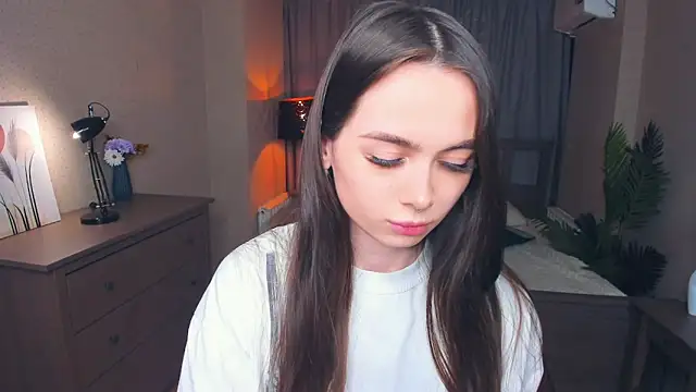 YvonneRobes online show from 02/07/26, 07:22