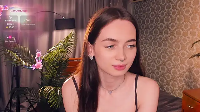 YvonneRobes online show from 06/11/26, 07:38