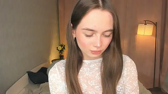 YvonneRobes online show from 04/03/26, 08:15