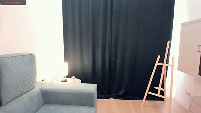 YvonneRobes online show from 07/17/26, 05:15