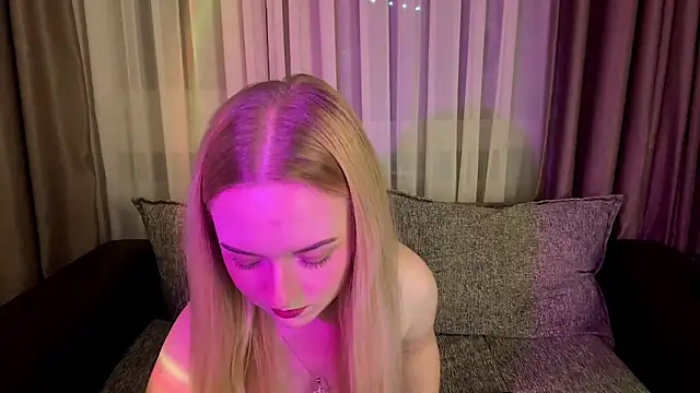 Dari Foxx online show from 05/11/26, 10:18