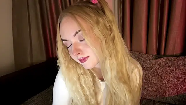 Dari Foxx online show from 04/07/26, 10:55