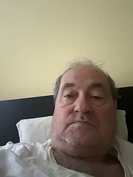 Snapshot of csikar chatting on 06/16/26, 04:45 csikar online show from 06/16/26, 04:45