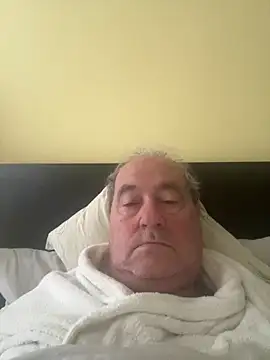 Snapshot of csikar chatting on 06/11/26, 05:04 csikar online show from 06/11/26, 05:04