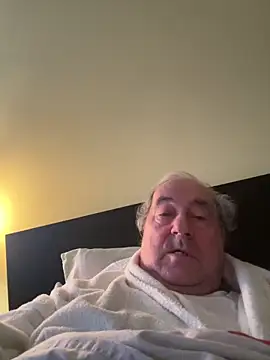 Snapshot of csikar chatting on 02/24/26, 06:03 csikar online show from 02/24/26, 06:03