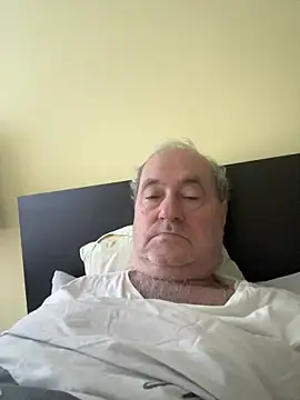 Snapshot of csikar chatting on 06/19/26, 04:51 csikar online show from 06/19/26, 04:51