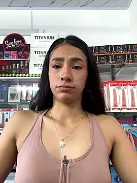 lunaluxury22 online show from 01/18/26, 03:04