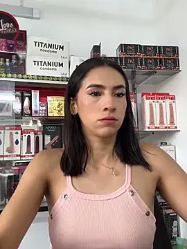 lunaluxury22 online show from 03/23/26, 04:29