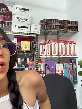 lunaluxury22 online show from 02/02/26, 07:46