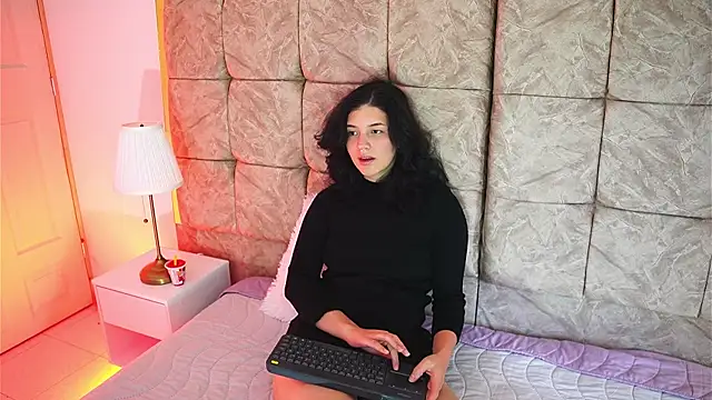 Snapshot of AlexiaClark7 chatting on 02/25/26, 07:47 AlexiaClark7 online show from 02/25/26, 07:47