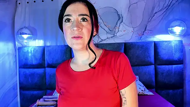 Victoria01  online show from 04/17/26, 02:36