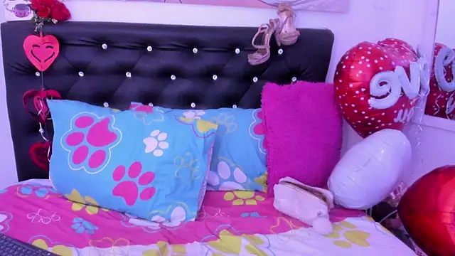 Snapshot of RossieCooper chatting on 02/19/26, 07:22 RossieCooper online show from 02/19/26, 07:22