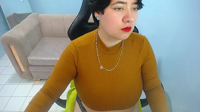 Snapshot of samythomas_t chatting on 12/16/25, 02:38 samythomas t online show from 12/16/25, 02:38