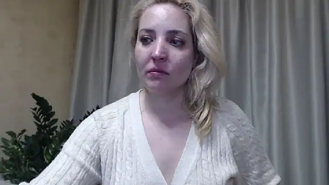 Snapshot of sweetpussy13 chatting on 03/20/25, 05:04 sweetpussy13 online show from 03/20/25, 05:04