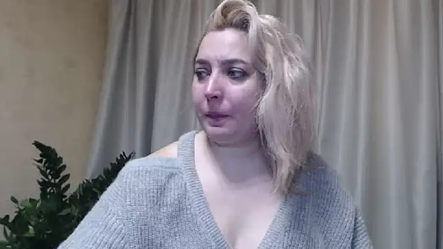 Snapshot of sweetpussy13 chatting on 02/20/25, 06:50 sweetpussy13 online show from 02/20/25, 06:50
