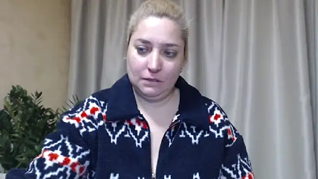 Snapshot of sweetpussy13 chatting on 01/11/26, 08:43 sweetpussy13 online show from 01/11/26, 08:43