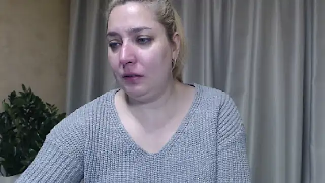 Snapshot of sweetpussy13 chatting on 02/10/26, 06:12 sweetpussy13 online show from 02/10/26, 06:12