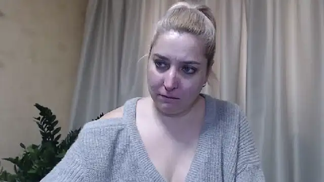 Snapshot of sweetpussy13 chatting on 02/28/25, 07:26 sweetpussy13 online show from 02/28/25, 07:26